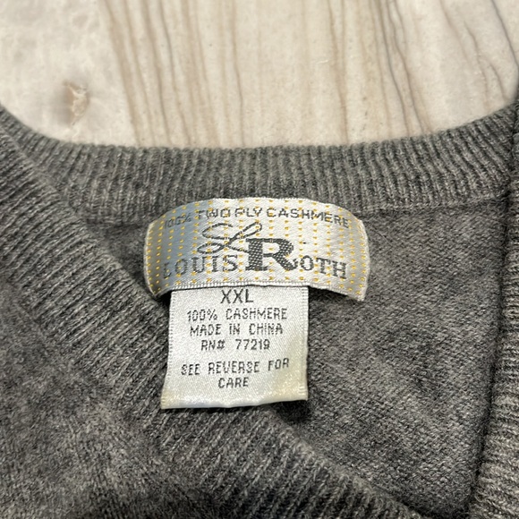 Grey cashmere Louis Roth sweater - Picture 2 of 2